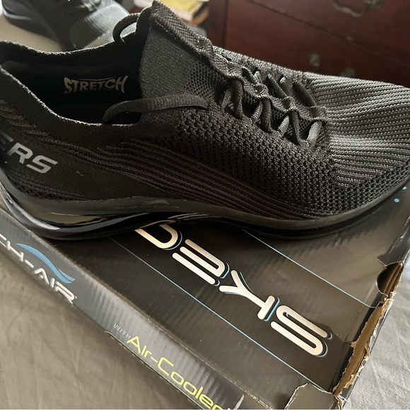 Men’s Skechers walking or golfing shoes. Easy slide on shoes for easy comfort. main image 4